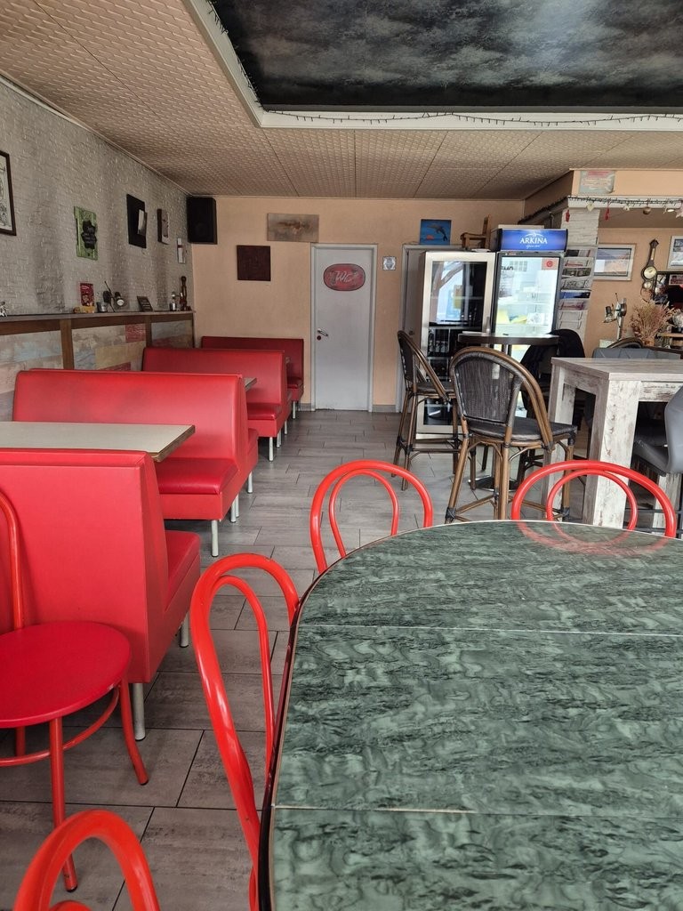 Café for rent, Avenue de la Gare, 1964 Conthey, Valais/Wallis, CH
