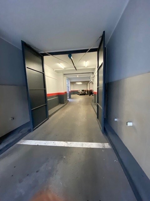 Place de parc couverte à louer devant les HUG, Rue du Pré-Jérôme, 1205 Genève, Geneva, CH