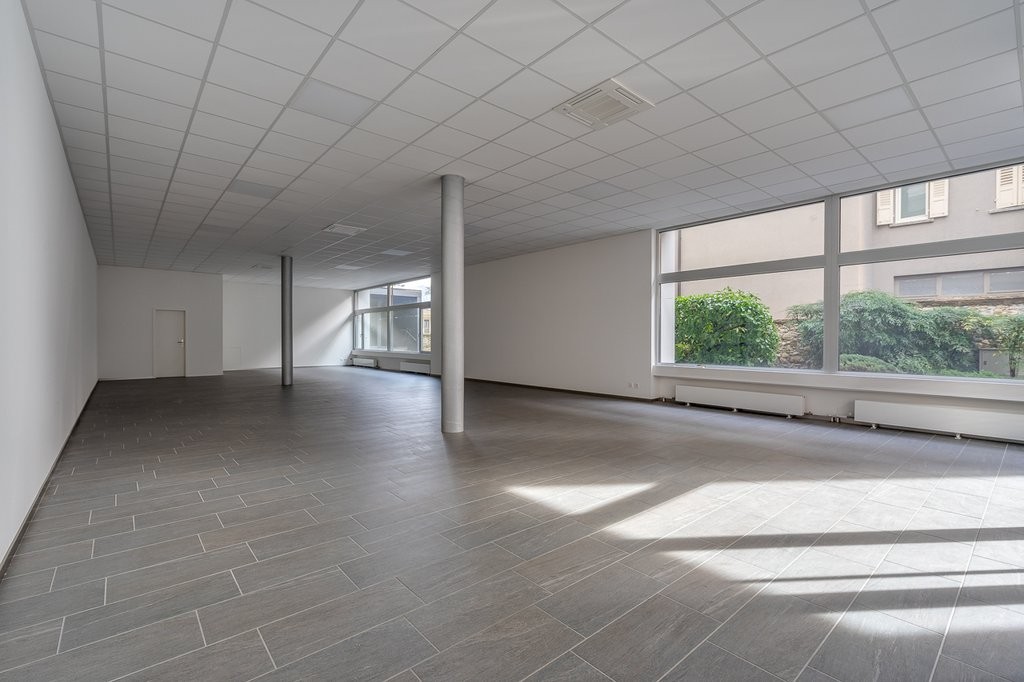 Affittasi luminoso locale commerciale / ufficio, Corso San Gottardo, 6830 Chiasso, Ticino, CH