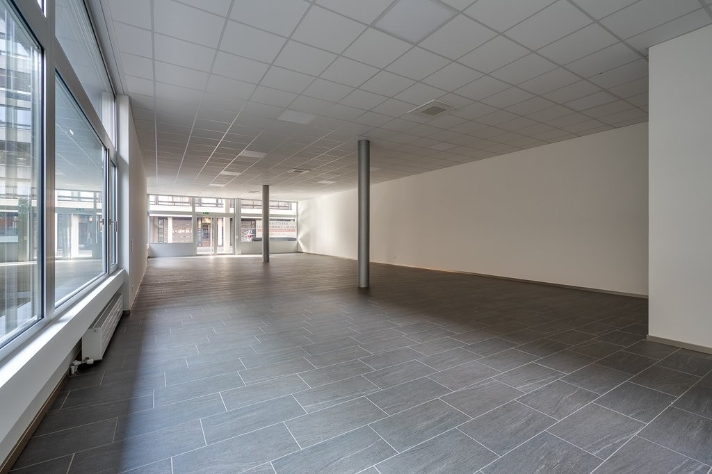 Affittasi luminoso locale commerciale / ufficio, Corso San Gottardo, 6830 Chiasso, Ticino, CH