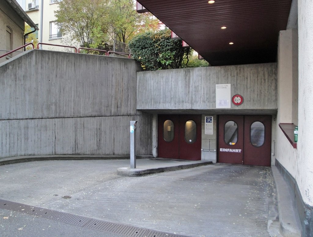 Parcheggio Flora - posti auto vicino alla stazione di Oerlikon in affitto, Schwamendingenstrasse, 8050 Zürich, Zurich, CH