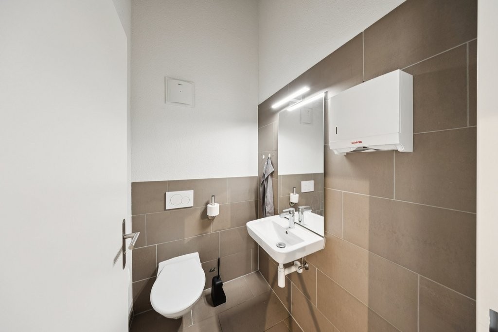 Locale commerciale vicino alla stazione di Zollikofen, Bernstrasse, 3052 Zollikofen, Bern, CH