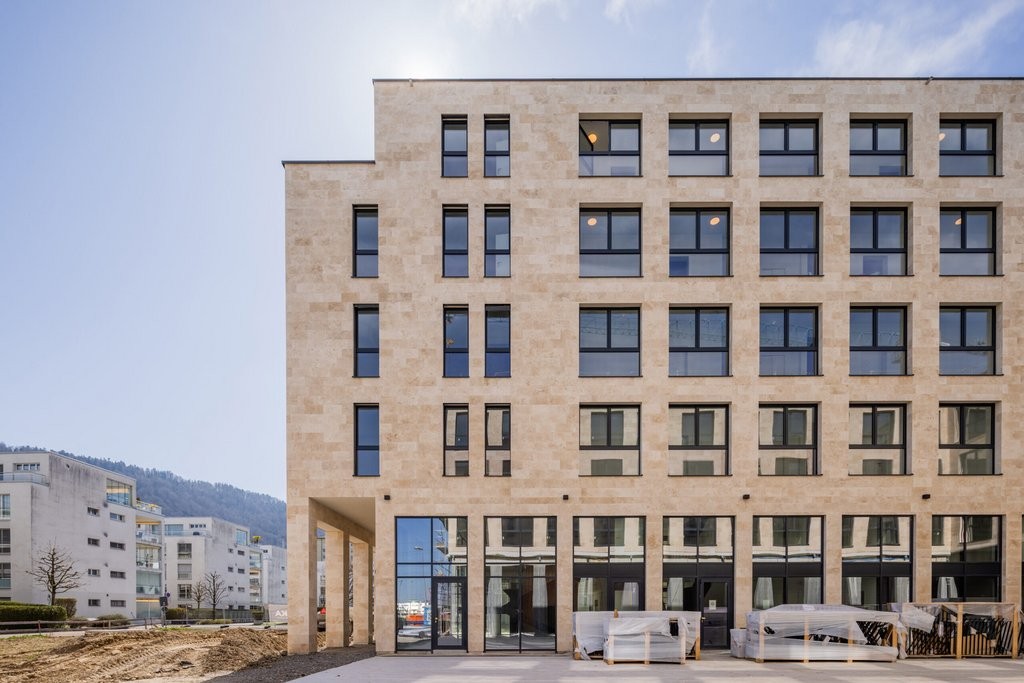 Surface de bureaux/commerciale attractive dans un nouveau bâtiment — première occupation à Lucerne/Littau