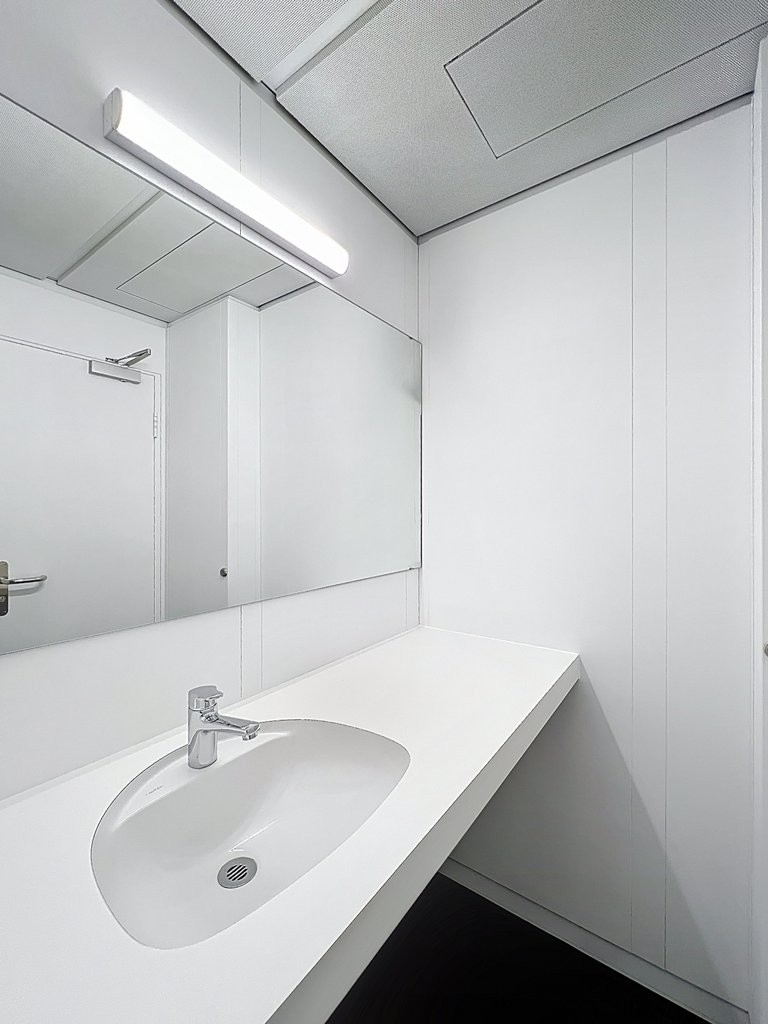 Uffici ristrutturati di 161 m2 al 5° piano, Route de Pré-Bois, 1215 Genève, Geneva, CH