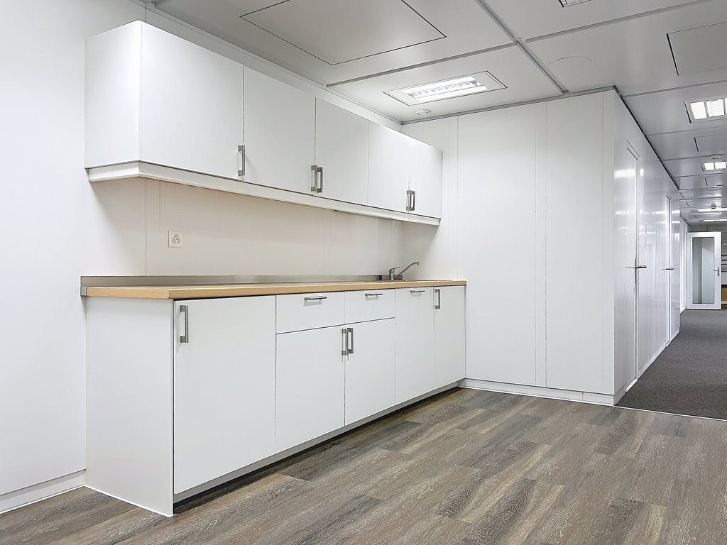 Bright 264 m2 space just steps from the airport, Route de Pré-Bois, 1215 Genève, Geneva, CH