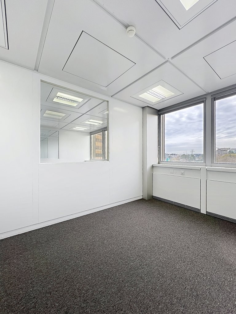Bright 264 m2 space just steps from the airport, Route de Pré-Bois, 1215 Genève, Geneva, CH
