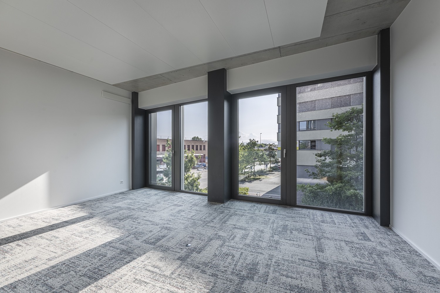 Ready to work - Travailler au Ceres Tower, Hohenrainstrasse, 4133 Pratteln, Basel-Landschaft, CH