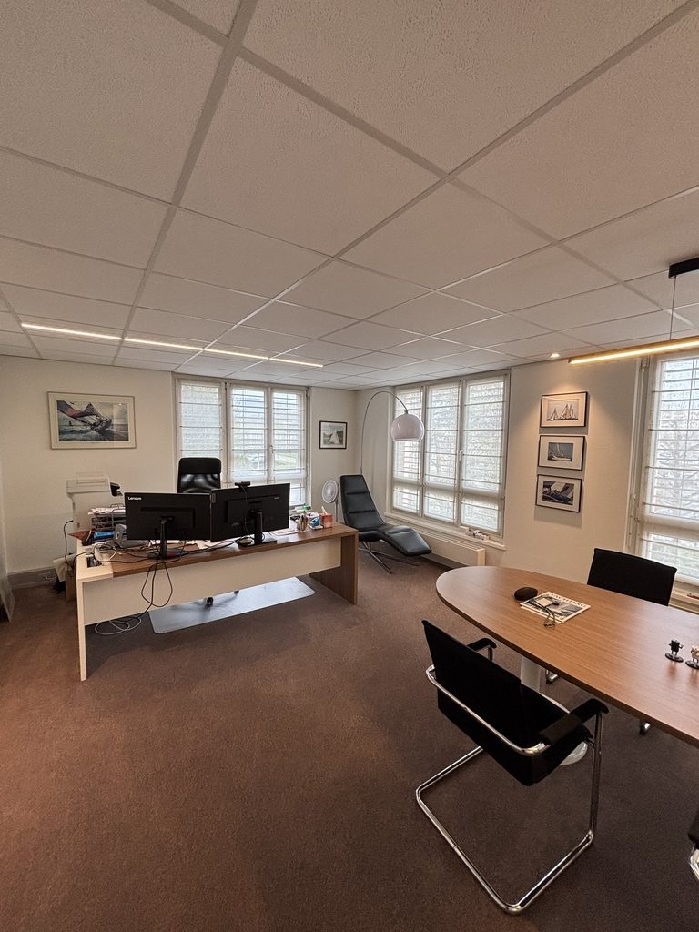 Don't miss out! Large commercial space in Nyon, Les Fontaines L (Fontaine, 1260 Nyon, Vaud, CH