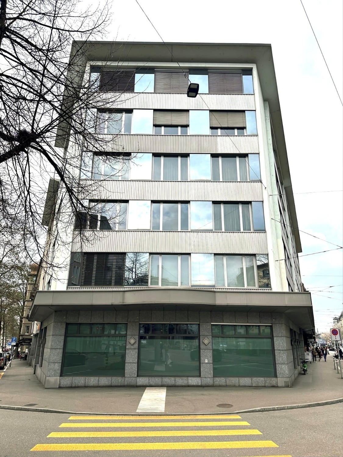 Bureaux attractifs, fraîchement rénovés, emplacement de premier ordre à Zurich-Oerlikon, Schaffhauserstrasse, 8050 Zürich, Zurich, CH