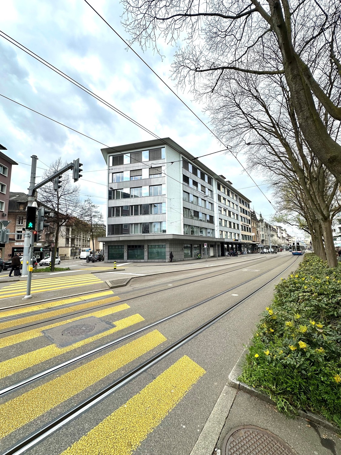 Bureaux attractifs, fraîchement rénovés, emplacement de premier ordre à Zurich-Oerlikon, Schaffhauserstrasse, 8050 Zürich, Zurich, CH