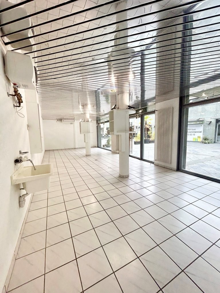 Retail unit in Sierre town centre for rent, available immediately or by arrangement, Avenue du Rothorn, 3960 Sierre, Valais/Wallis, CH