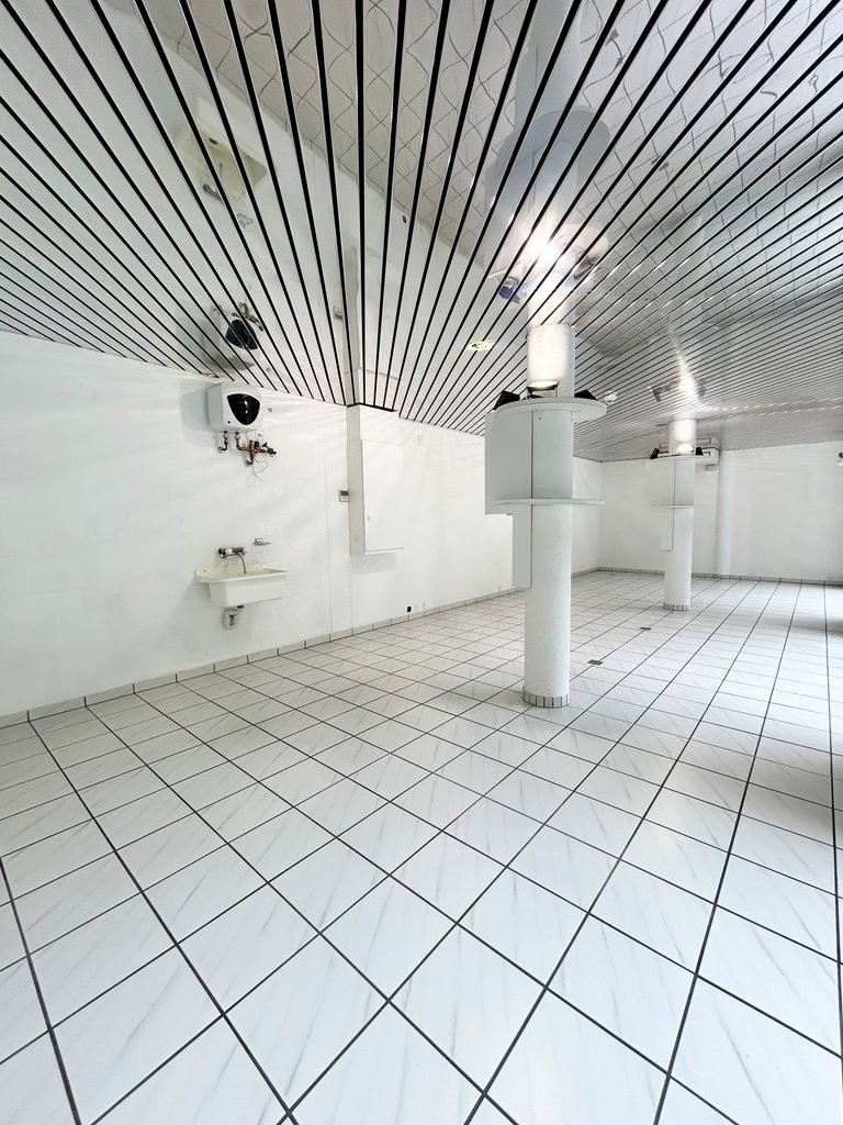 Retail unit in Sierre town centre for rent, available immediately or by arrangement, Avenue du Rothorn, 3960 Sierre, Valais/Wallis, CH
