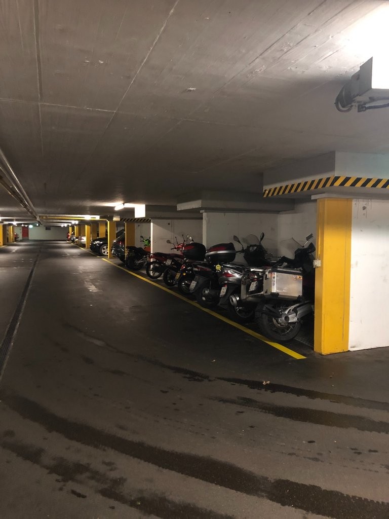 Garage sotterraneo in affitto a Oberentfelden, Badmatte (EH), 5036 Oberentfelden, Aargau, CH