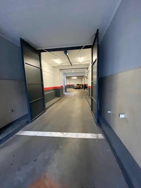 Covered parking space for small vehicles only, Rue du Pré-Jérôme, 1205 Genève, Geneva, CH