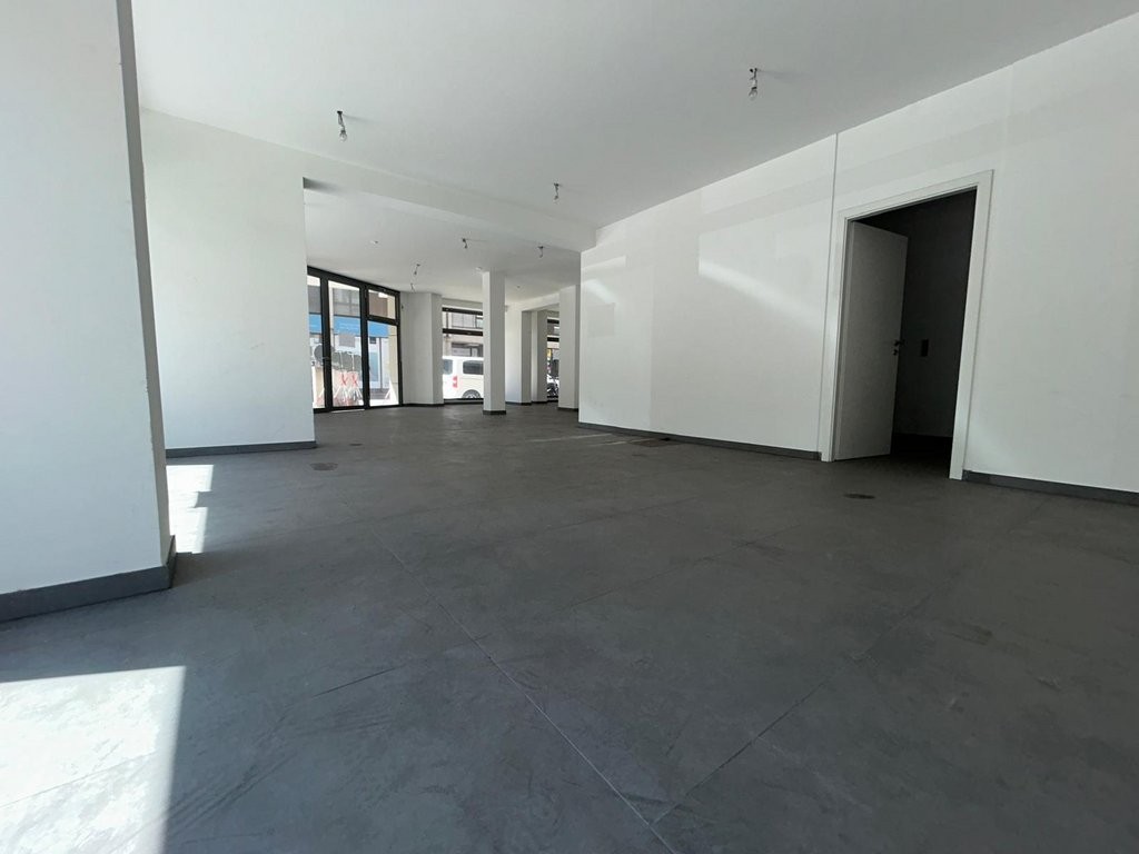 Arcade de 177 m2 à louer, Rue du Pré-Jérôme 21,, 1205 Genève, Geneva, CH