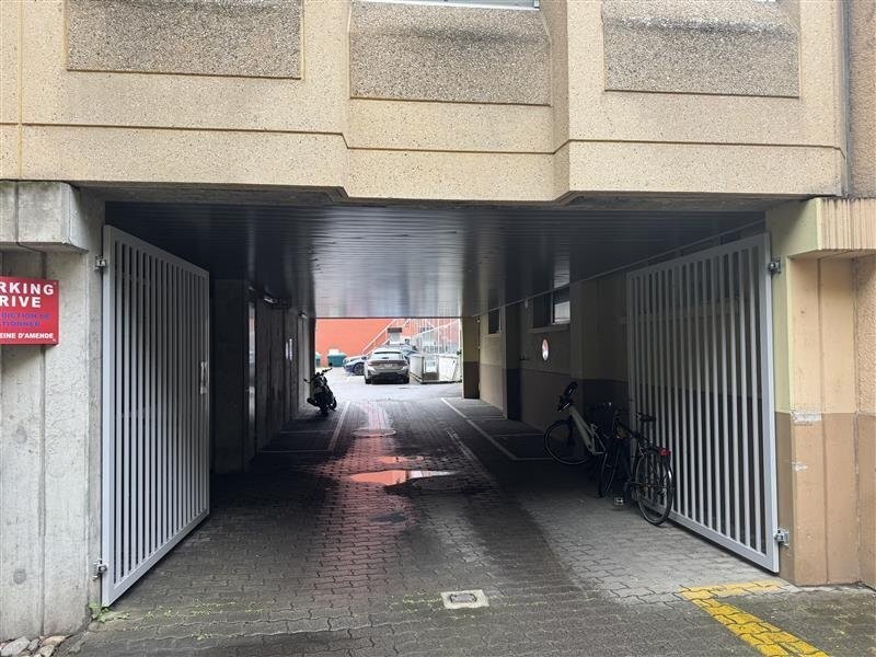 Überdachter Motorradstellplatz zu vermieten