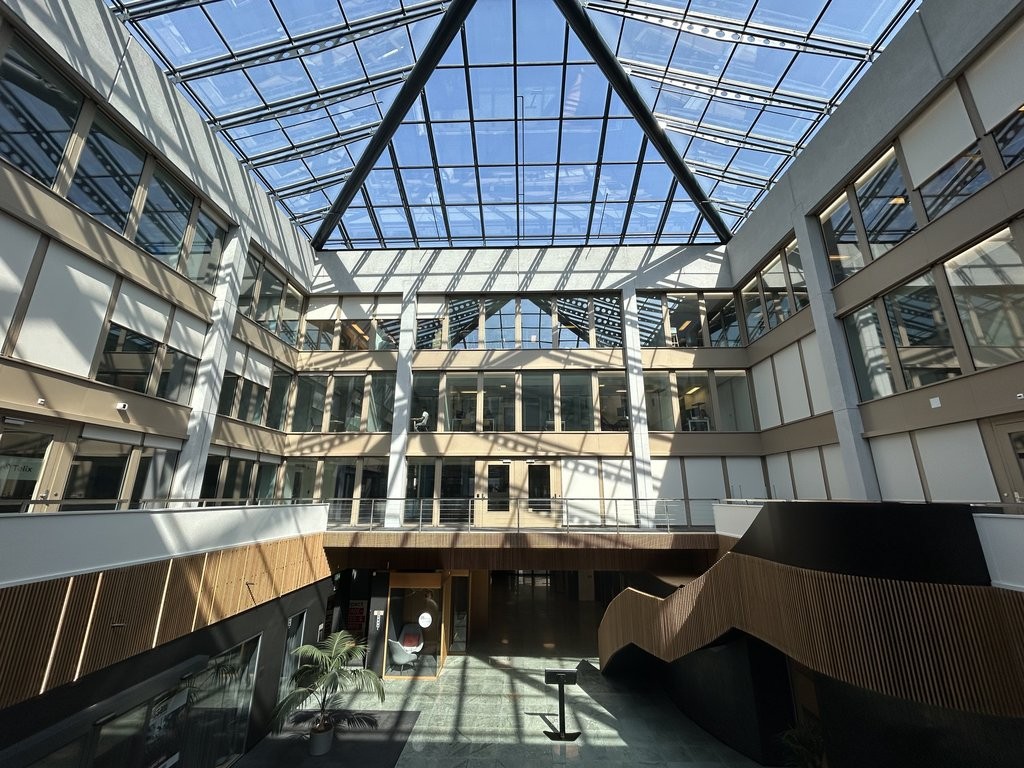 Surface Bureau 18m2 - 4ème étage - GBC, Avenue des Morgines, 1213 Petit-Lancy, Geneva, CH