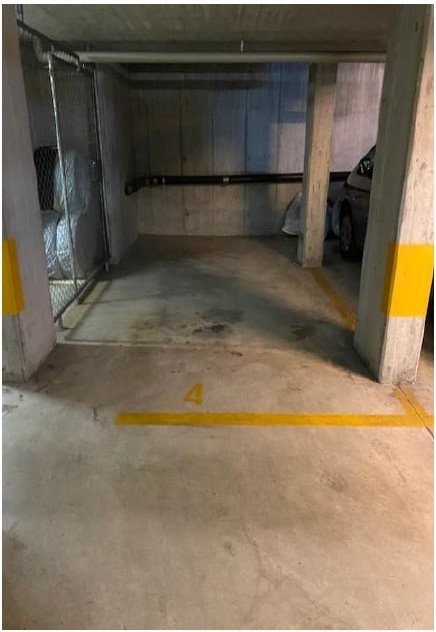 Emplacements de stationnement pour petites voitures à louer dans le Kreis 4, centre-ville de Zurich, Köchlistrasse, 8004 Zürich, Zurich, CH