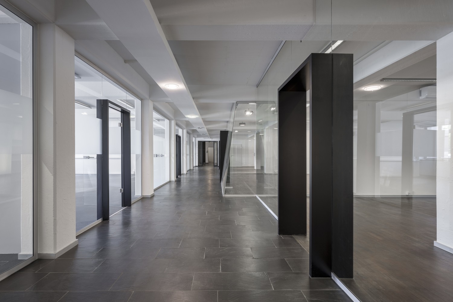 Espace de bureaux et d'exposition représentatif aux atouts incomparables, Europa-Strasse, 8152 Glattbrugg, Zurich, CH