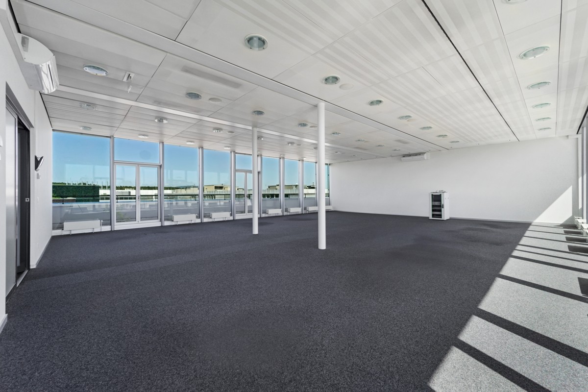 Exklusive Bürofläche mit Panoramaterrasse - Ihre Aussicht auf Erfolg!, Europa-Strasse, 8152 Glattbrugg, Zurich, CH