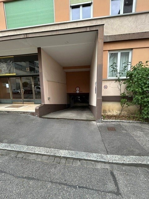 Posto auto a La Servette per una piccola auto (tipo Smart), Rue Antoine-Carteret, 1202 Genève, Geneva, CH
