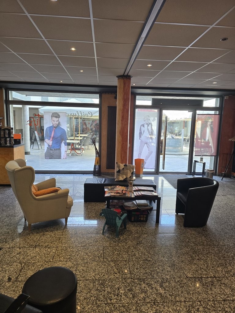 Locale commerciale nel centro di Sierre in affitto a partire dal 01.01.2027, Avenue du Rothorn, 3960 Sierre, Valais/Wallis, CH