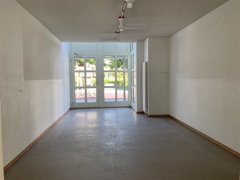 Ampio spazio commerciale con locale principale di 61 m2, Im Pünt, 8105 Watt, Zurich, CH