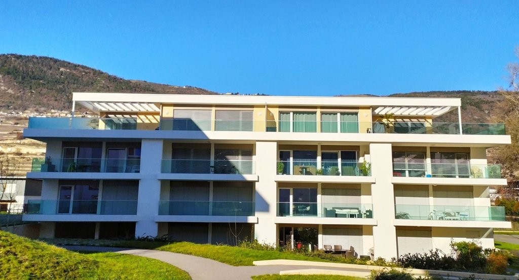 For rent: outdoor parking space in Granges, Rte de la Crête-Blanche 5a,5b, Av.de la Gare, 3977 Granges, Valais, CH