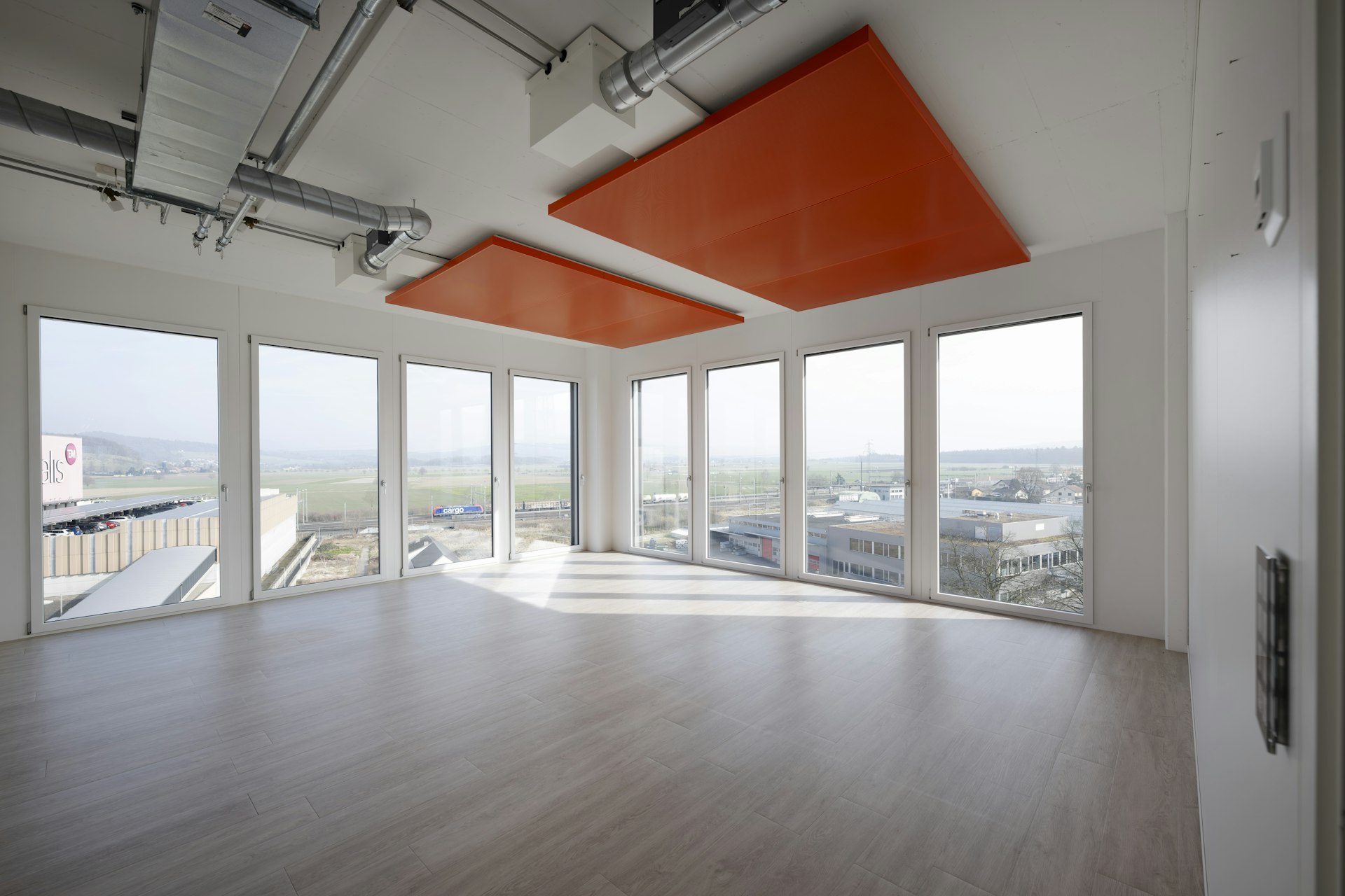 300 m² ou 600 m² d'espaces de bureaux premium avec vue dégagée - Aménagement moderne, climatisés, durables, Industriestrasse, 5242 Lupfig, Aargau, CH