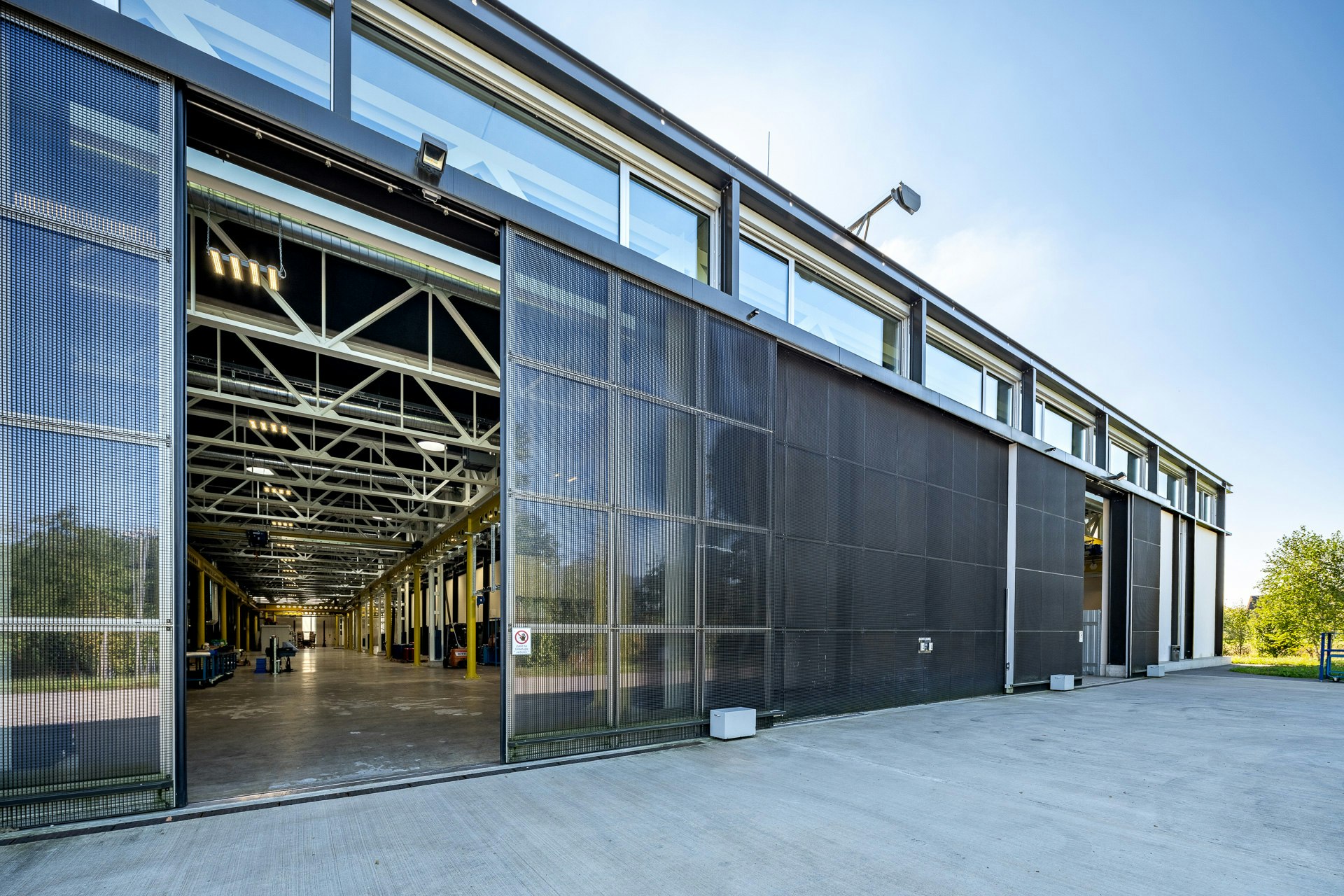 Modern, high‑ceiling 5,000 m² hall with integrated offices and workshops at the A1/A2 junction - divisible, Lerchenbühl, 4624 Härkingen, Solothurn, CH