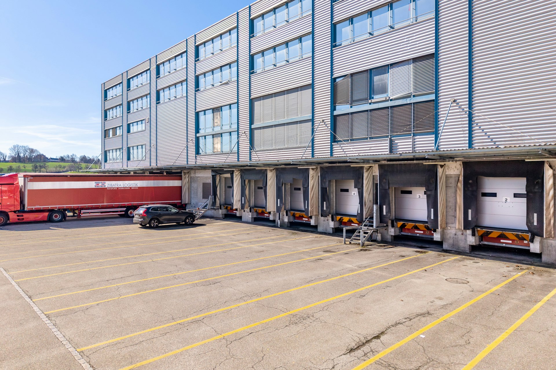 Fino a 20.000 m² di superfici per magazzino/logistica | Rampe | 130 posti auto | disponibile 2028 | locazione parziale, Industriestrasse, 4922 Thunstetten, Bern, CH