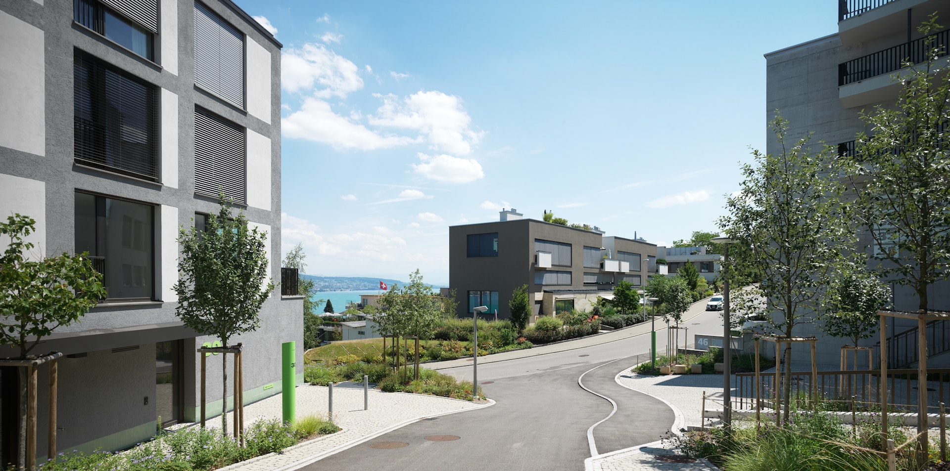 Bureaux et ateliers inspirants avec vue sur le lac dans un immeuble représentatif