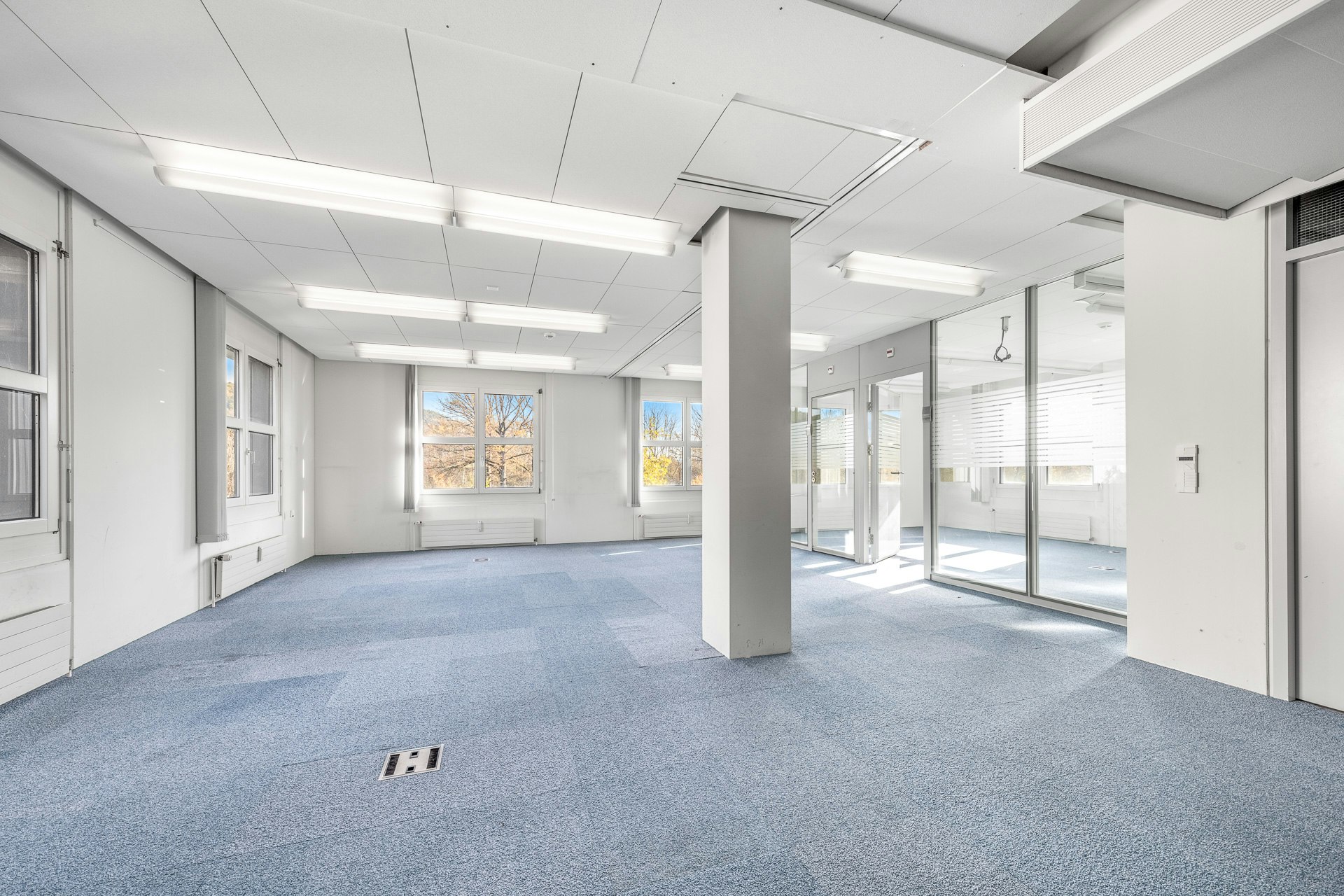 Fitted office space 355–1,500 m², flexibly divisible, Lerzenstrasse, 8953 Dietikon, Zurich, CH