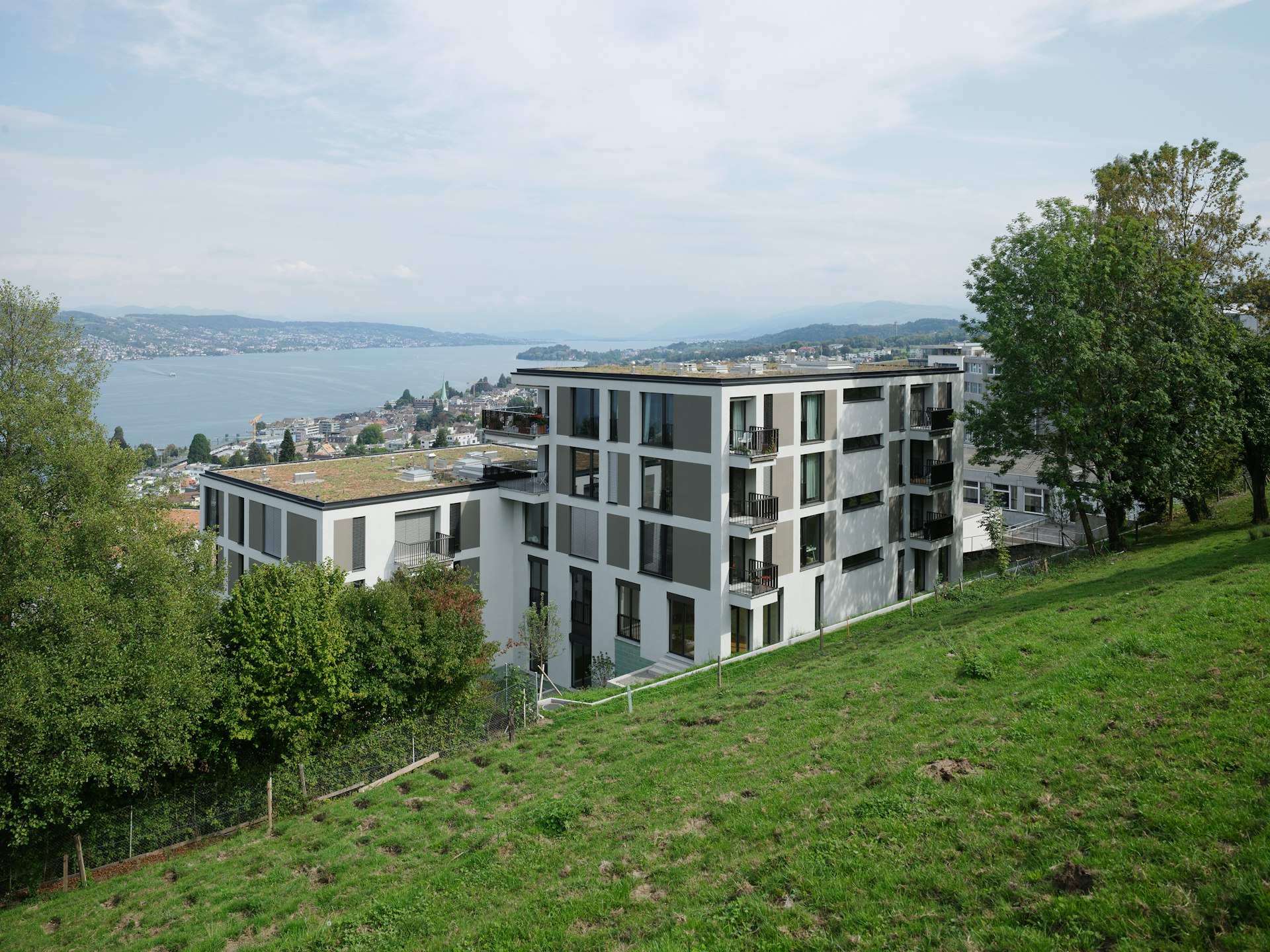 Spacieux local de bureaux avec kitchenette et douche à louer