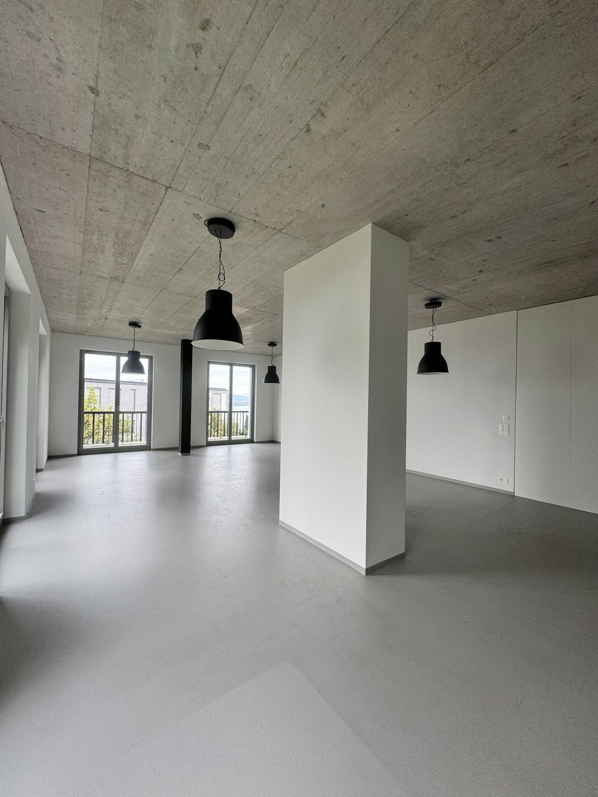 Ampio locale ad uso ufficio con angolo cottura e doccia in affitto, Spätzstrasse, 8810 Horgen, Zurich, CH