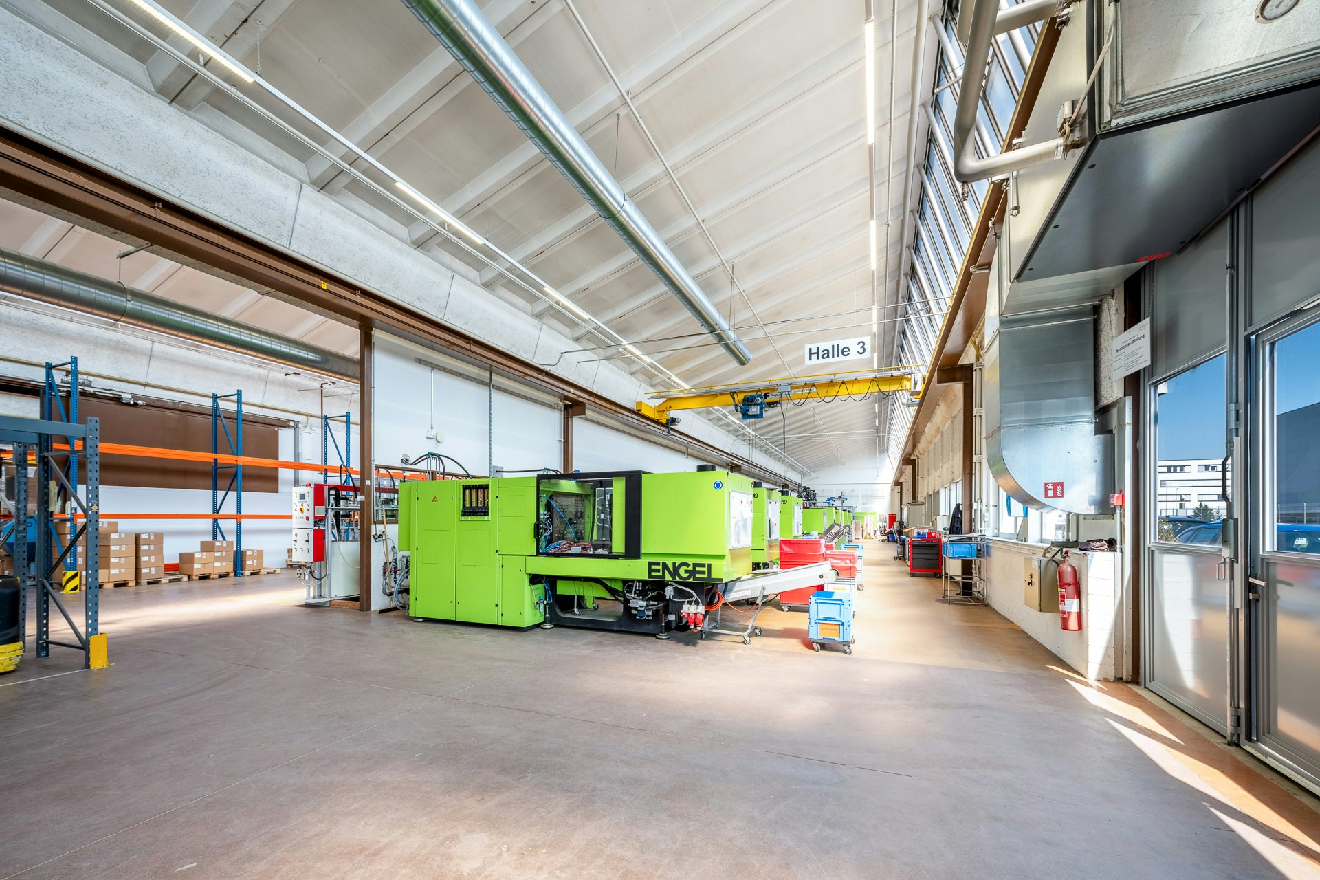 Halle en sheds 1'300 m², hauteur 5,5 m — aire de livraison généreuse, grands portails, forte capacité au sol, Althardstrasse, 8105 Regensdorf, Zurich, CH