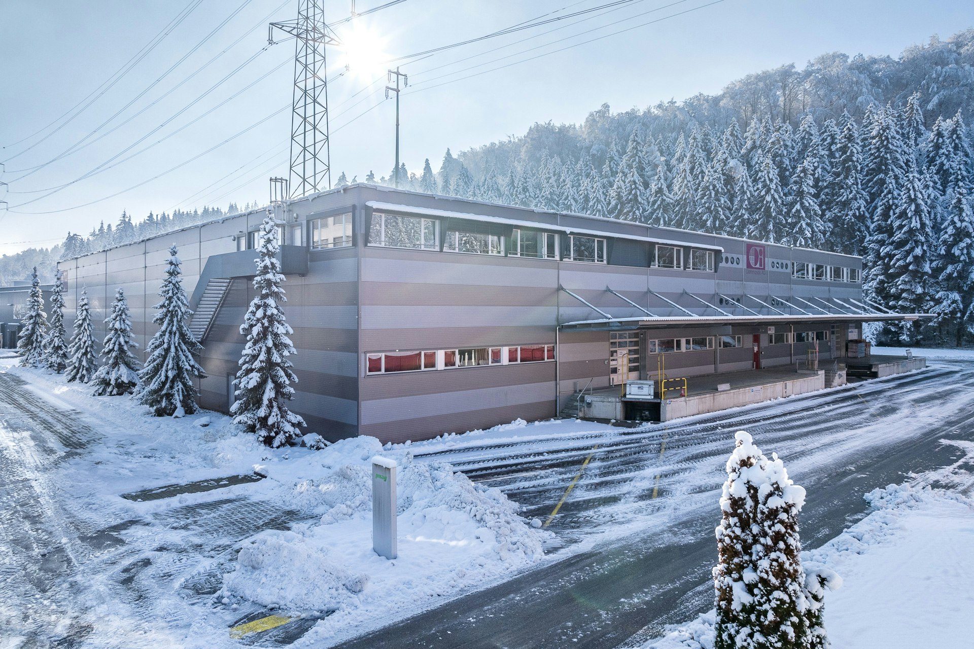 3,200 m² heated warehouse with high-bay racking including Jungheinrich forklifts and 180 m² office space, Oberebenestrasse, 5620 Bremgarten, Aargau, CH