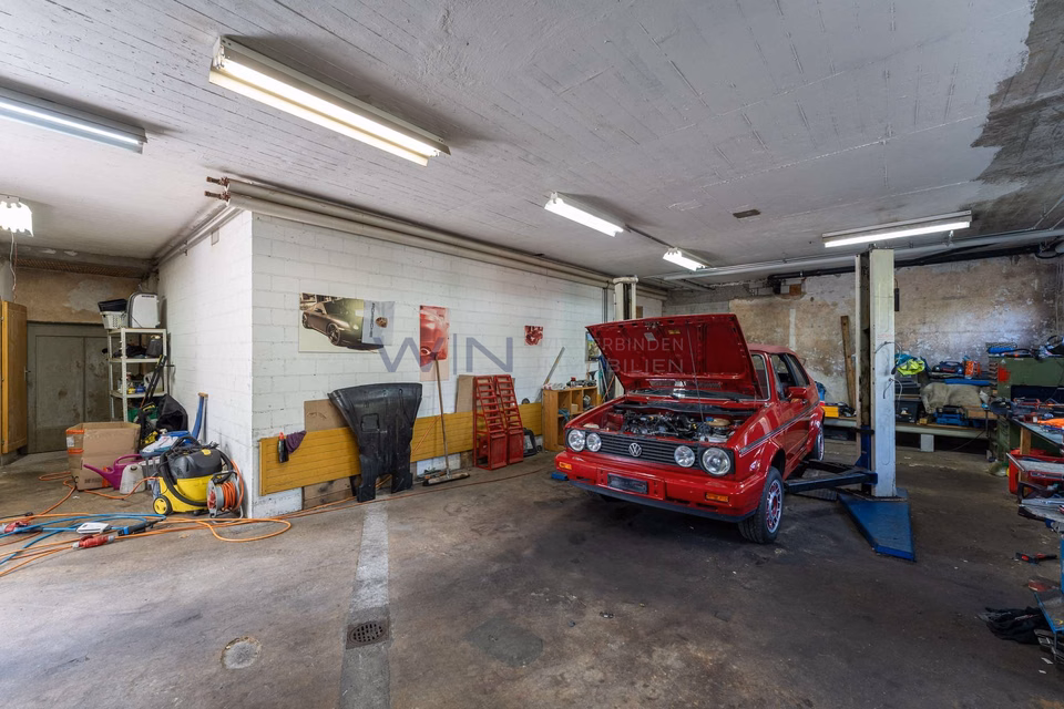 Atelier automobile avec appartement 2,5 pièces, 8757 Glarus Nord, Glarus, CH