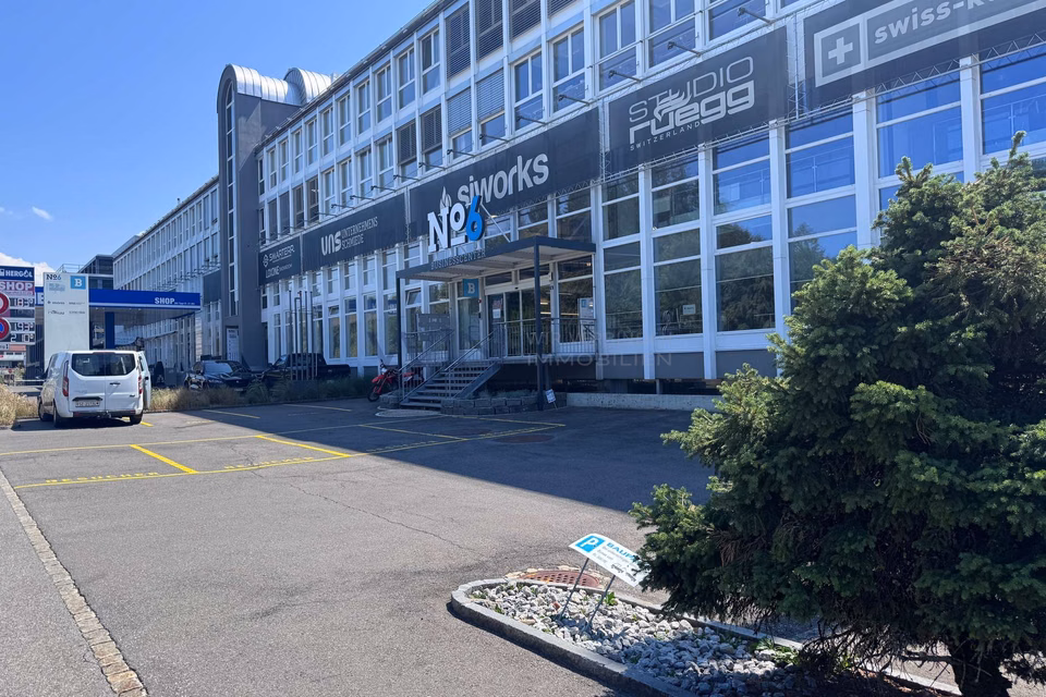 Save on taxes & get started: Top office + showroom, 8834 Feusisberg, Schwyz, CH