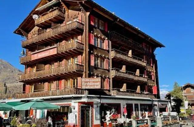 À UN EMPLACEMENT IDÉAL, AVEC SPA