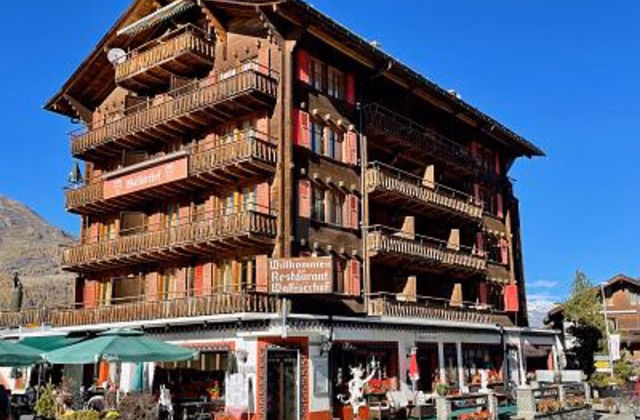 À UN EMPLACEMENT IDÉAL, AVEC SPA