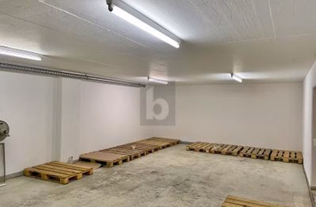 LOTS OF SPACE IN A CENTRAL LOCATION