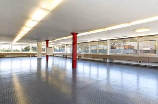 IN POSIZIONE CENTRALE VICINO ALL'AUTOSTRADA!