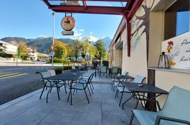 Rénové avec style et doté d'une terrasse — emplacement central !