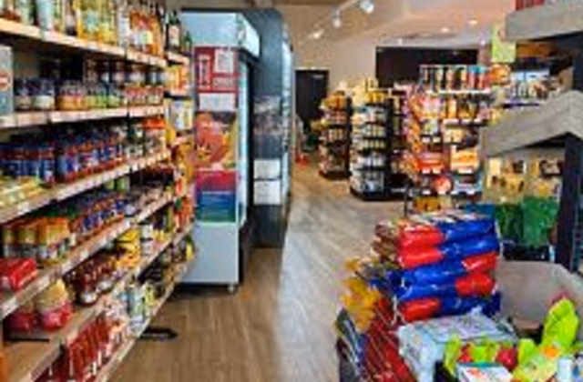 MODERNE AVEC CLIENTÈLE FIDÈLE