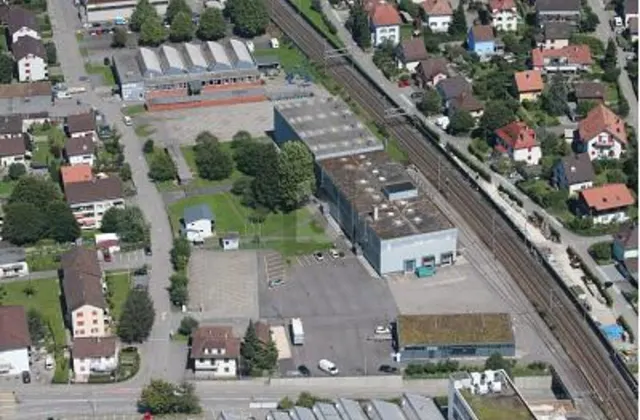 10 - 300 posti auto esterni disponibili