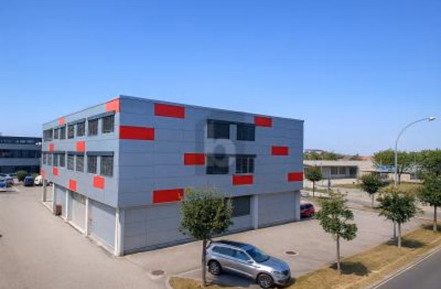 MODERNE ET LUMINEUX AUX AVOUILLONS