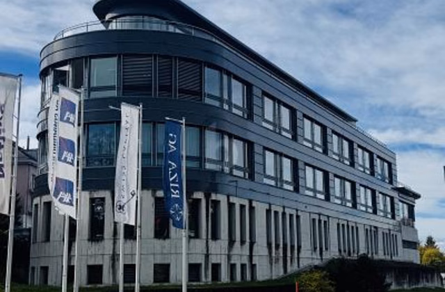 AMPIA SUPERFICIE COMMERCIALE