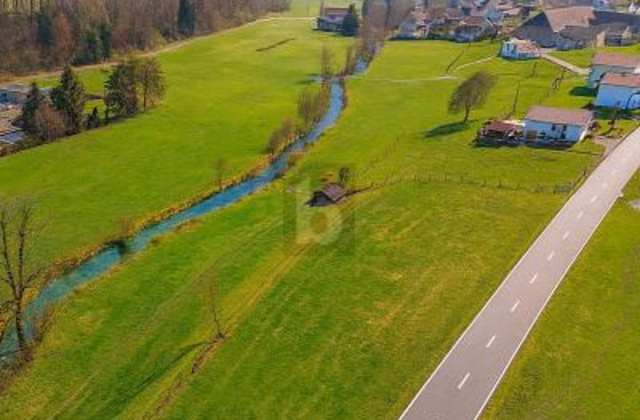 PARADIS CONSTRUCTIBLE SPACIEUX AVEC BEAUCOUP D'ESPACE