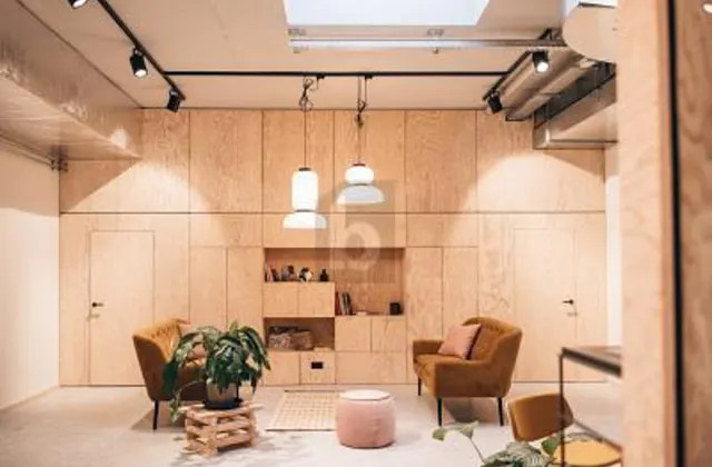 UFFICIO PRIVATO ARREDATO IN SPAZIO COWORKING